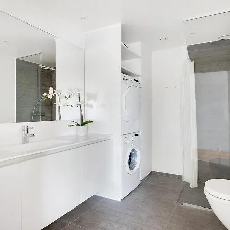 Appartement Sanders Arena - Chic Three-bedroom Close To Metro Station *
