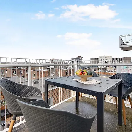 Sanders Arena - Chic Three-bedroom Close To Metro Station קופנהגן