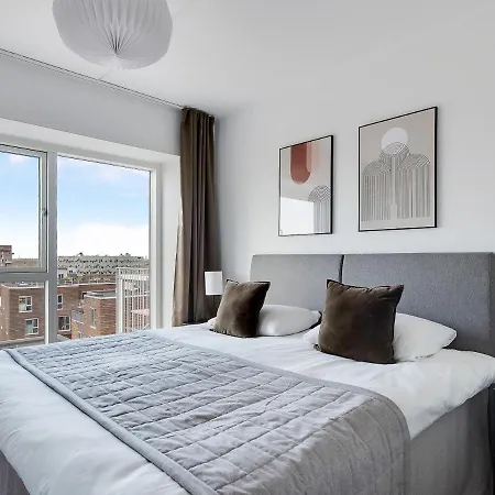 דירה Sanders Arena - Chic Three-bedroom Close To Metro Station *