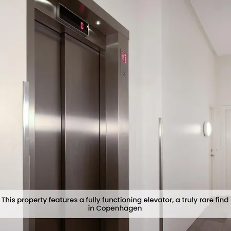 דירה Sanders Arena - Chic Three-bedroom Close To Metro Station *